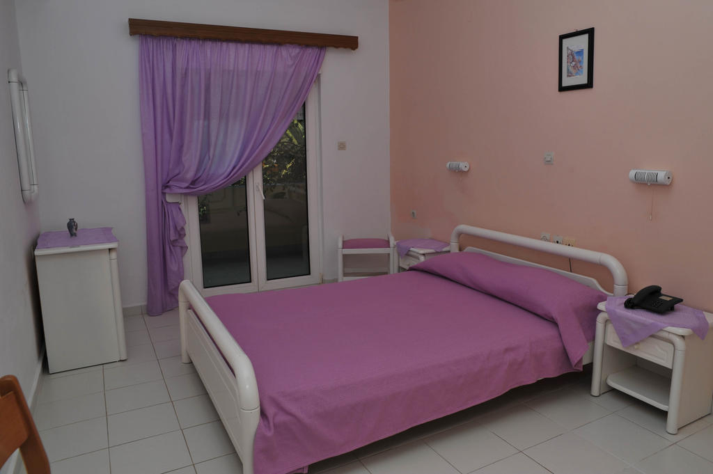 Efstathia Hotel Xirokambos  Room photo