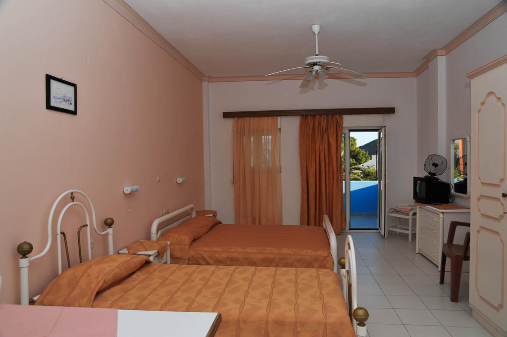 Efstathia Hotel Xirokambos  Room photo